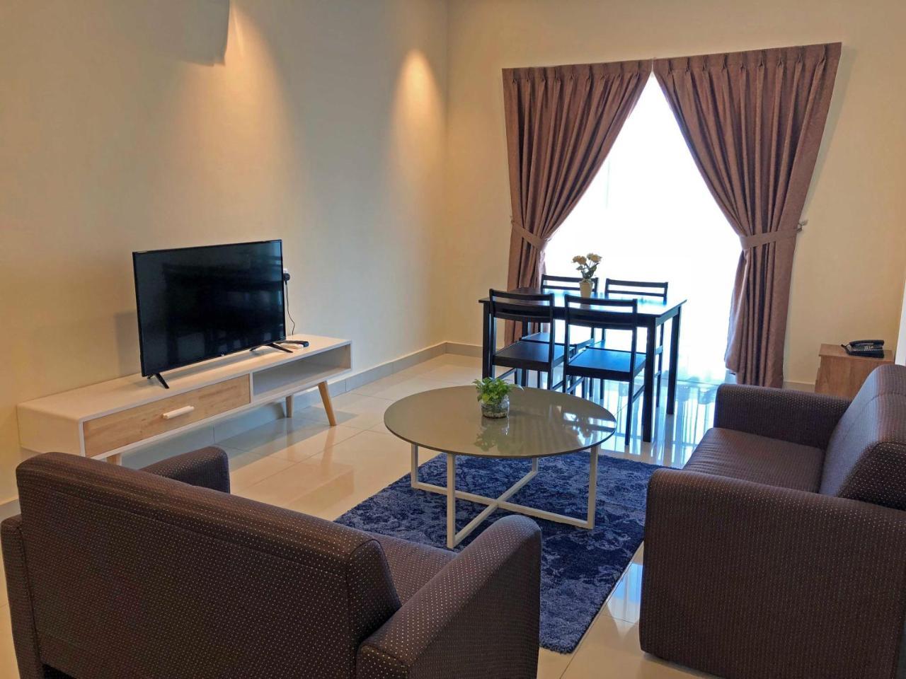 Aman Hills Hotel Kampong Timbunan Kültér fotó