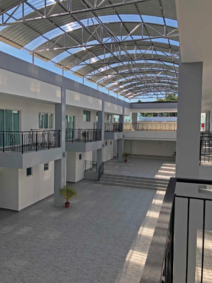 Aman Hills Hotel Kampong Timbunan Kültér fotó
