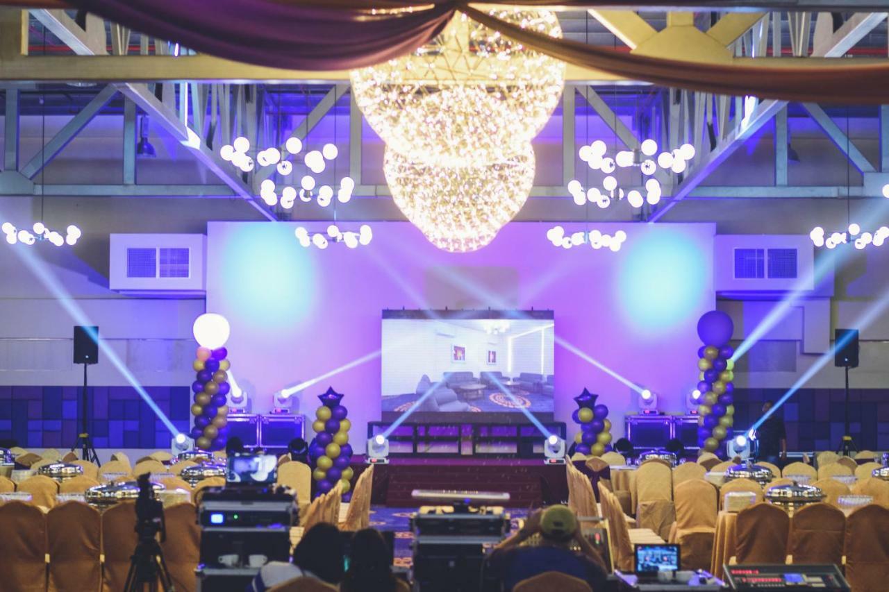 Aman Hills Hotel Kampong Timbunan Kültér fotó