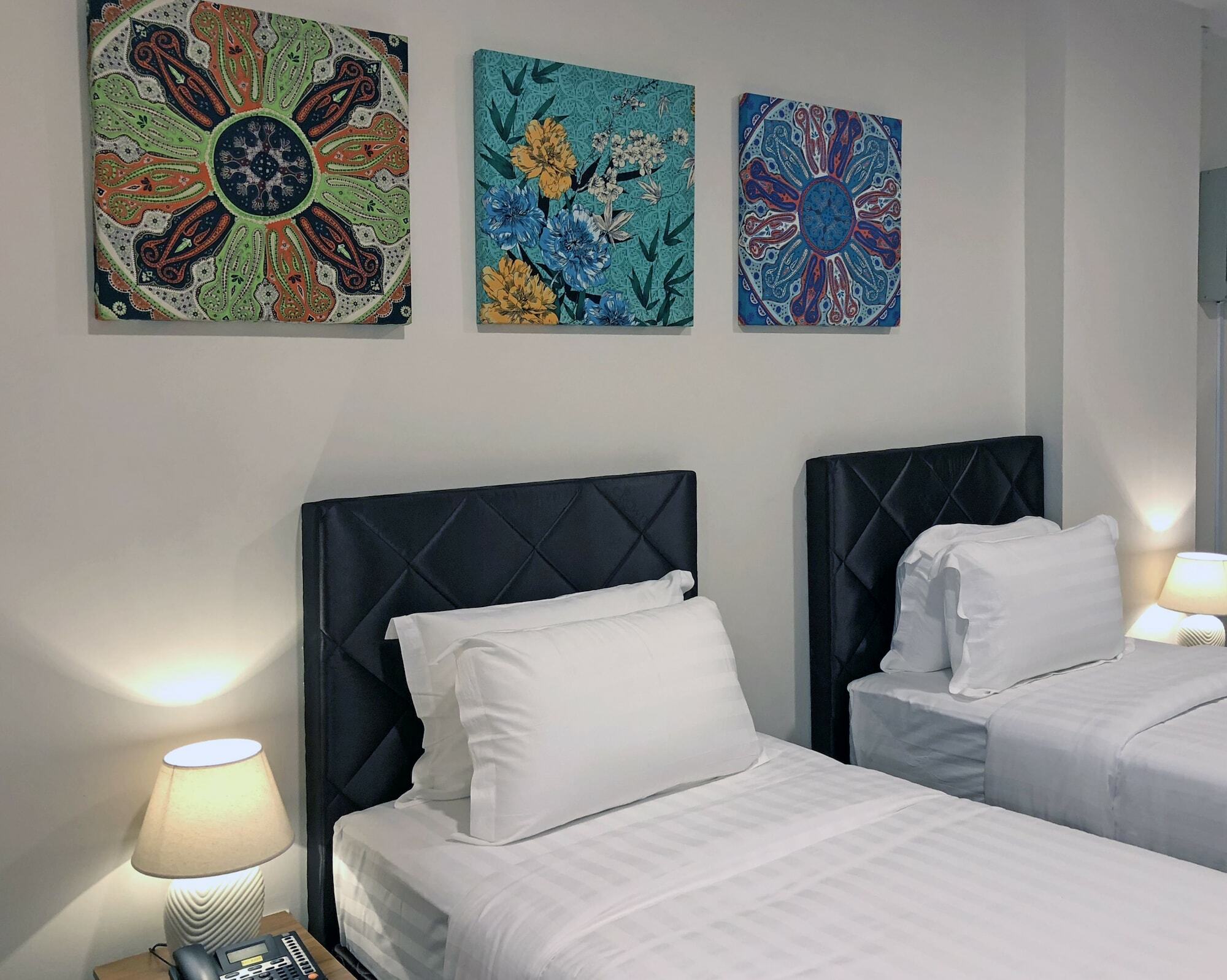 Aman Hills Hotel Kampong Timbunan Kültér fotó